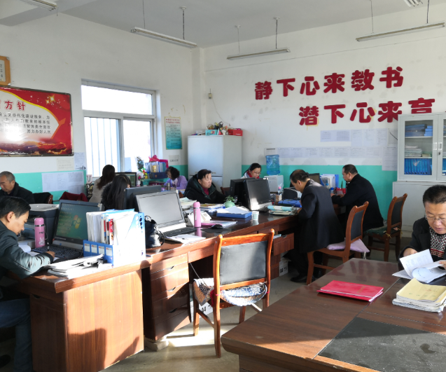 各地各高校加大方针挖潜力度积极为毕业生拓宽作业空间