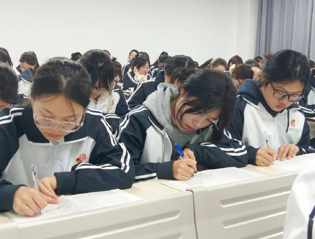 学生可以在反复思考和论证中深化认知形成价值认同 学生可以在反复思考和论证中深化认知形成价值认同